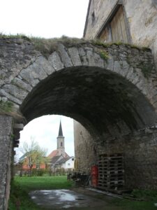 Foto steinender Torbogen