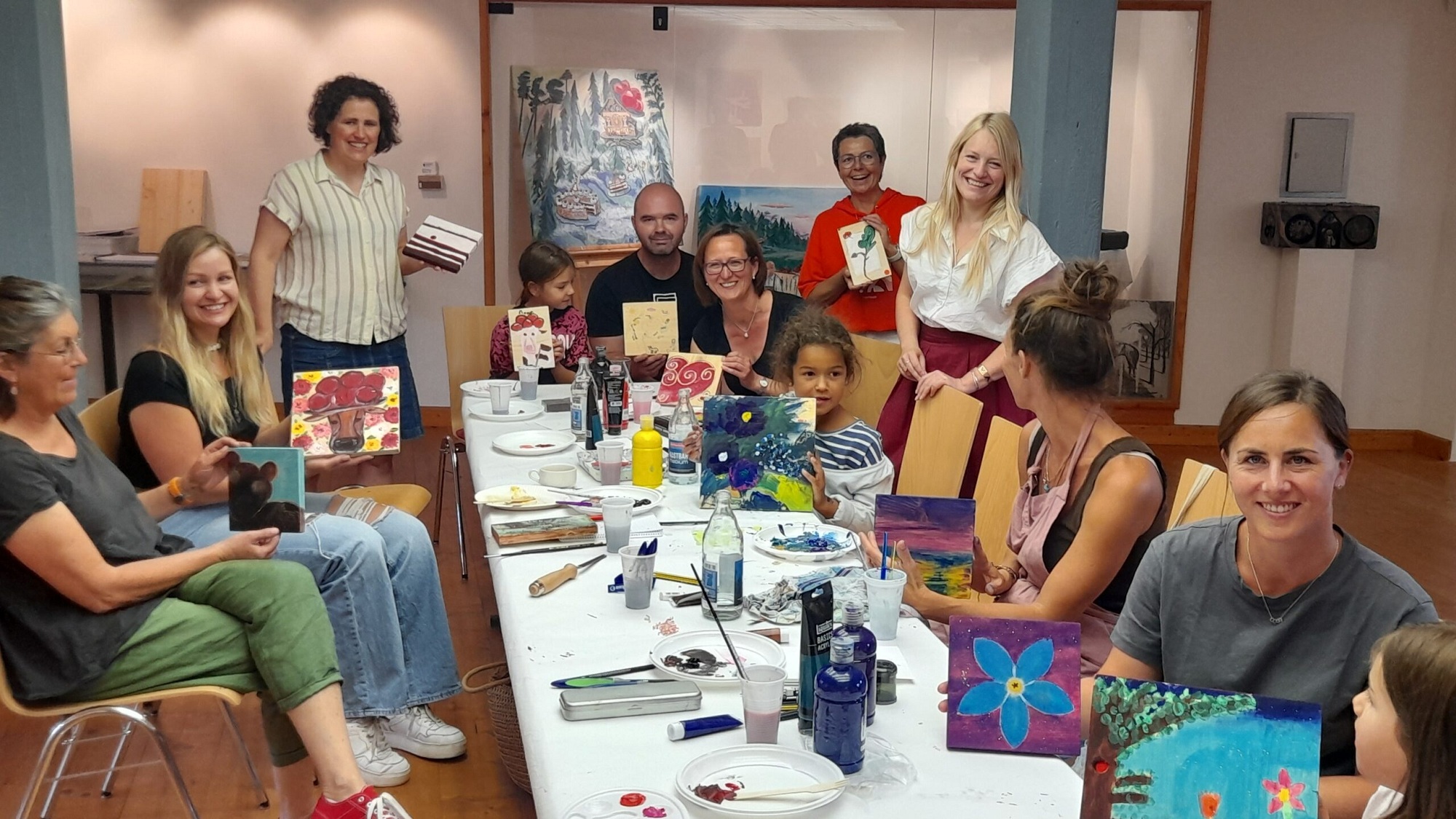 „Grenzenlose Pfade“ – Ausstellung mit Bildern von Arina Trunova